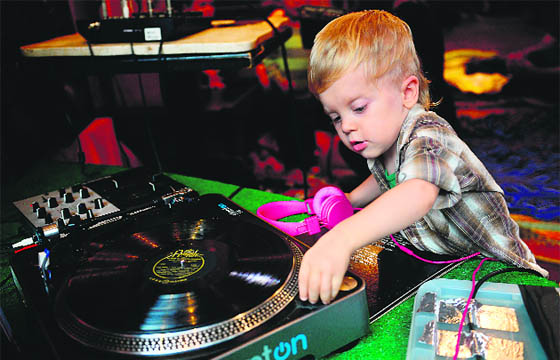 kids-dj-hire-party-entertainment-games-ultima-music